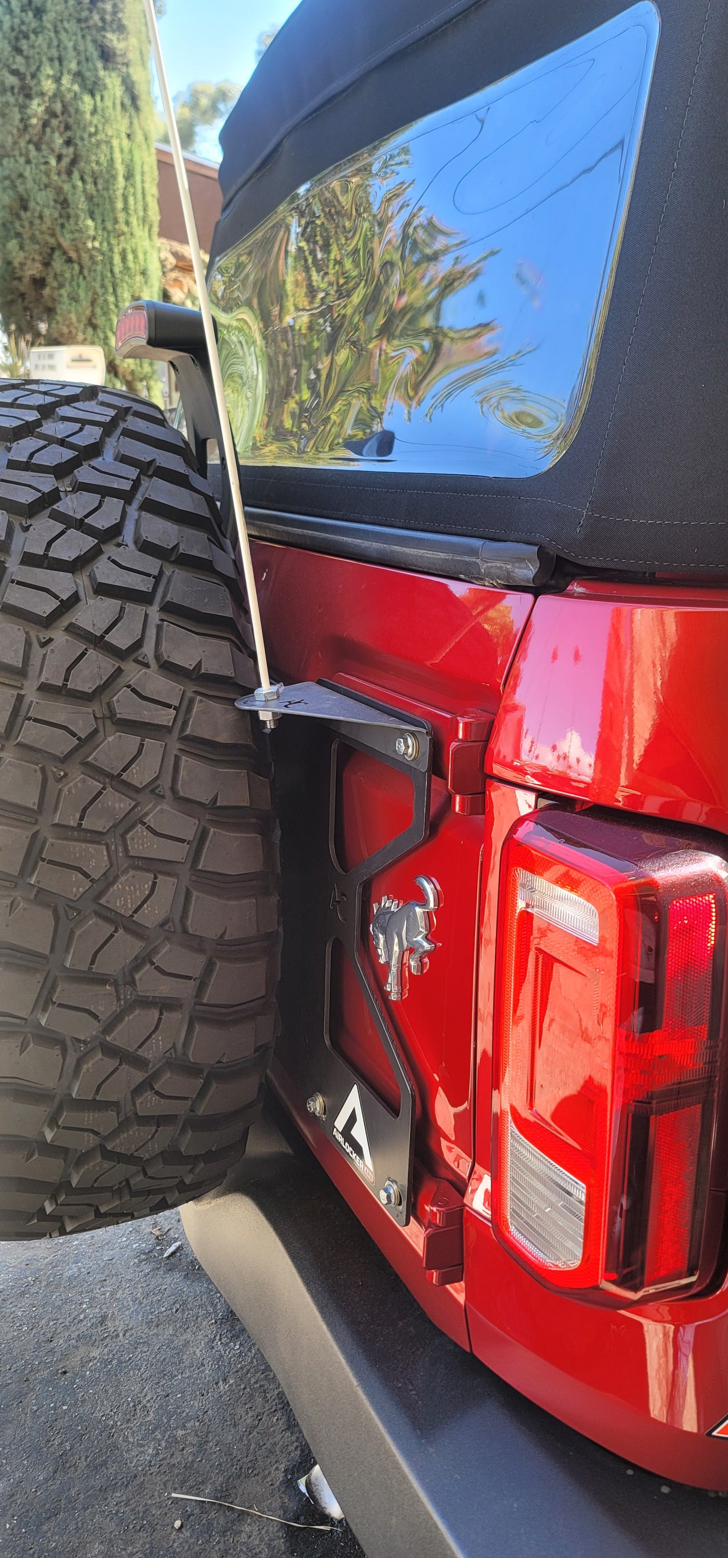 2021+ bronco tailgate flag mount